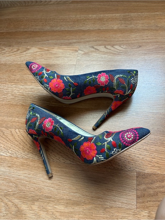Carlos by Carlos Santana Shoes - Carlos Santana Heels Pointed Toe Navy Floral W7.5